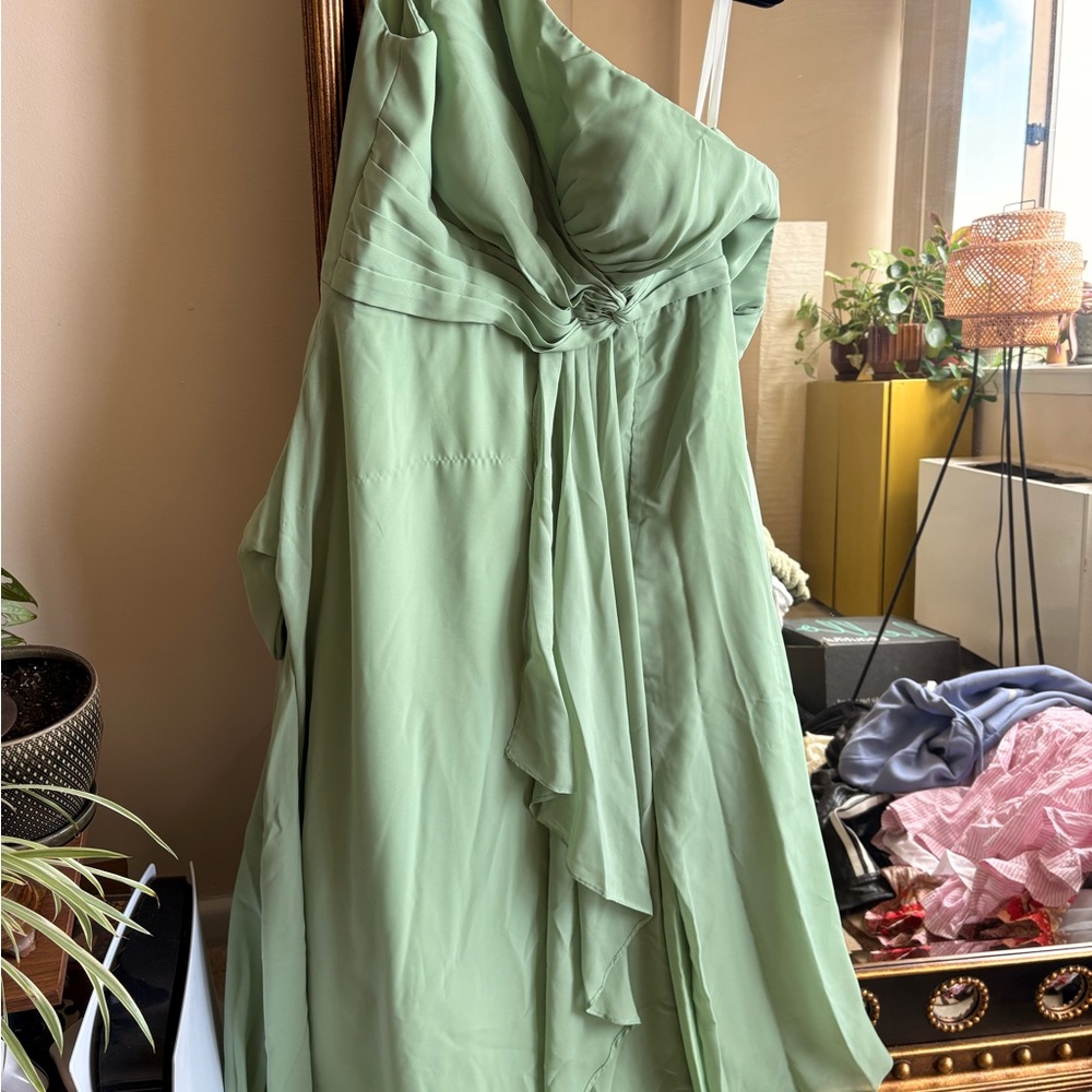 Elegant Green Women's Dress